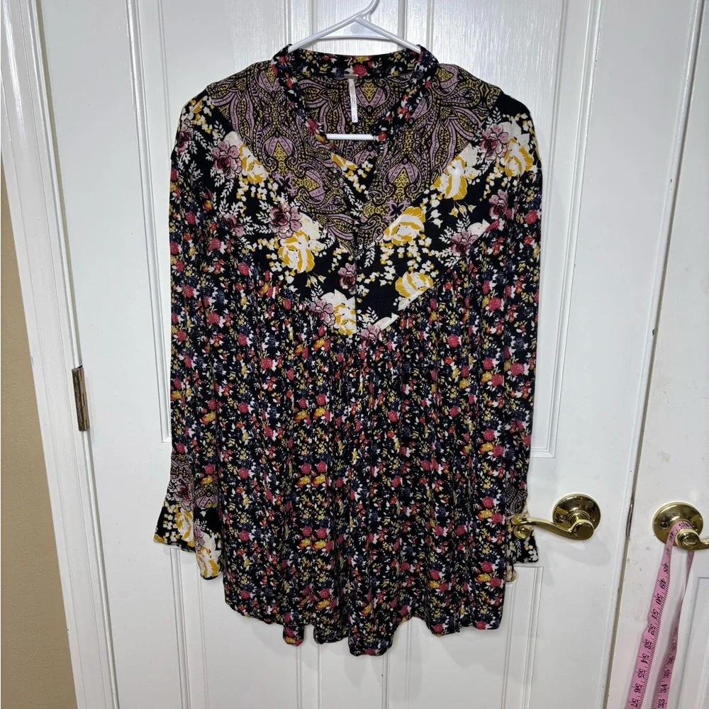 Free People Wildflower Fields‎ Henley Top S